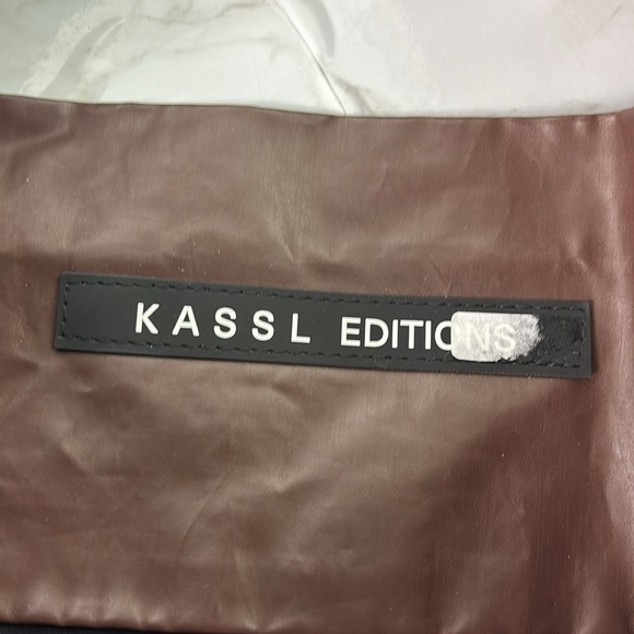 The kassl Tote Oversized Shoulder Oil Bag in Dark Brown - Picture 8 of 12